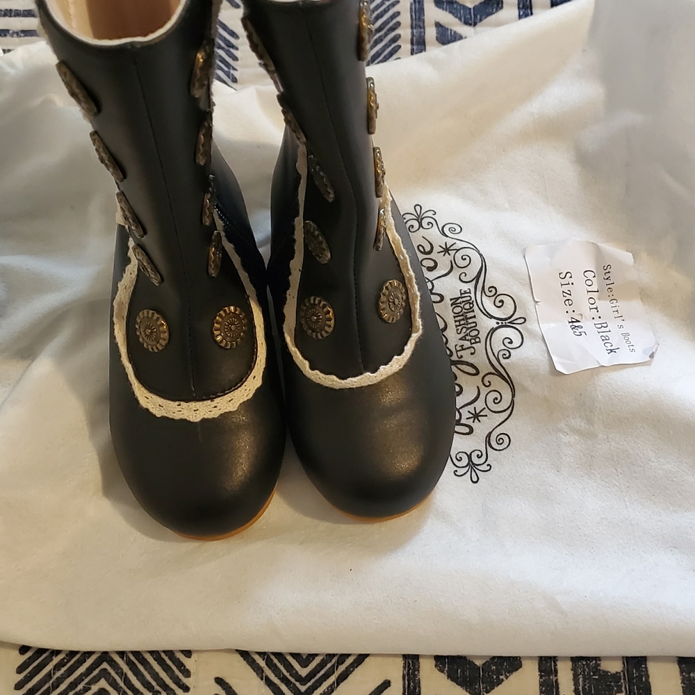 Boots - Picture 2 of 3